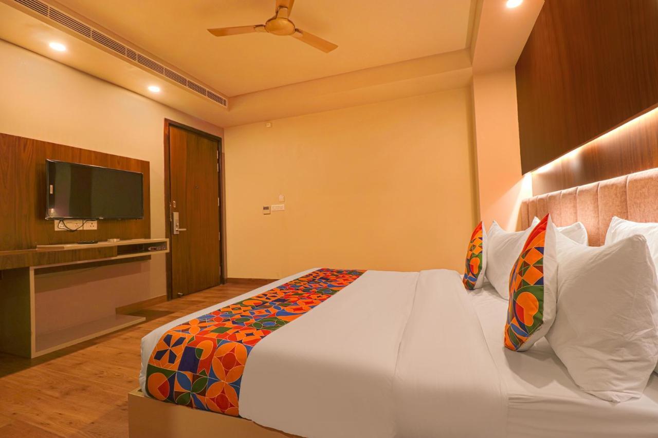 Fabhotel Prime Shanit Delhi  Exteriör bild