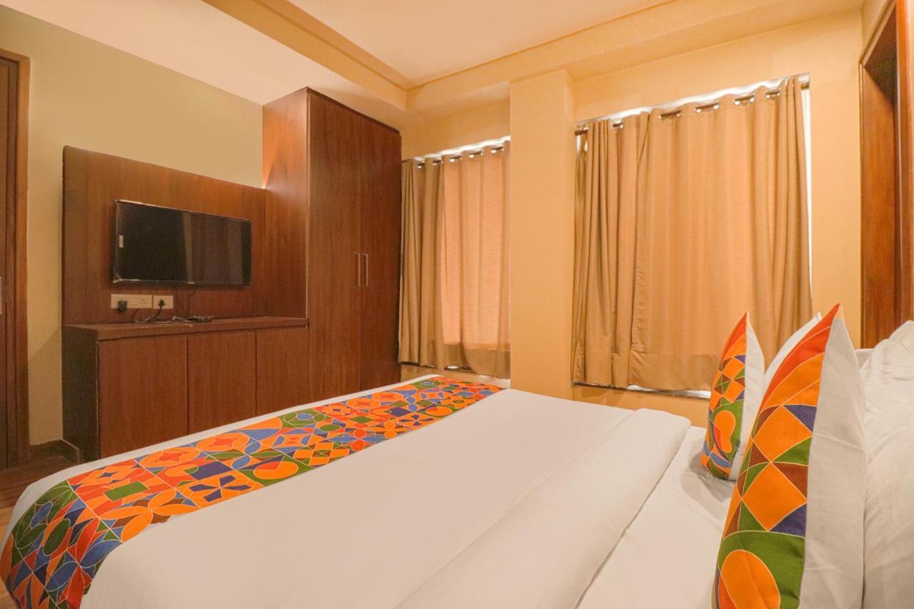 Fabhotel Prime Shanit Delhi  Exteriör bild