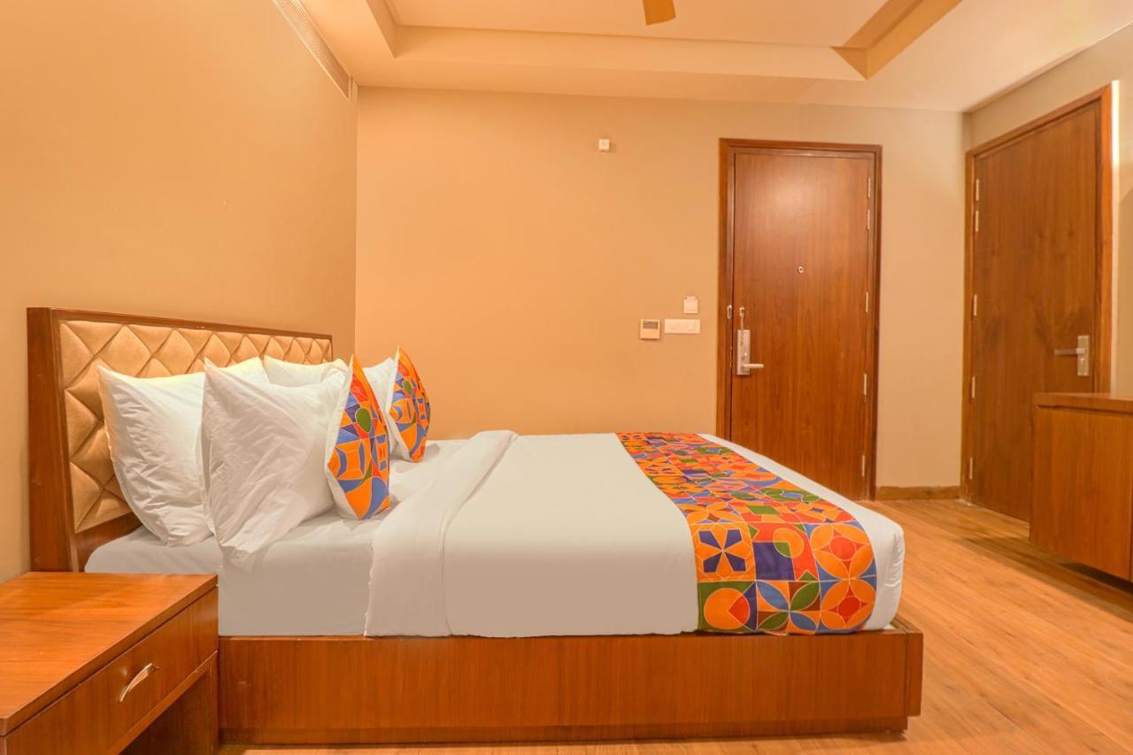 Fabhotel Prime Shanit Delhi  Exteriör bild